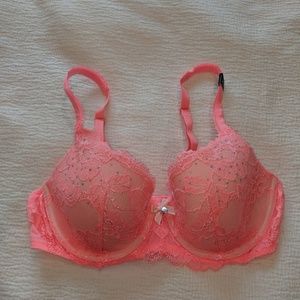 2 Victoria Secret bras, new with tags, 36C